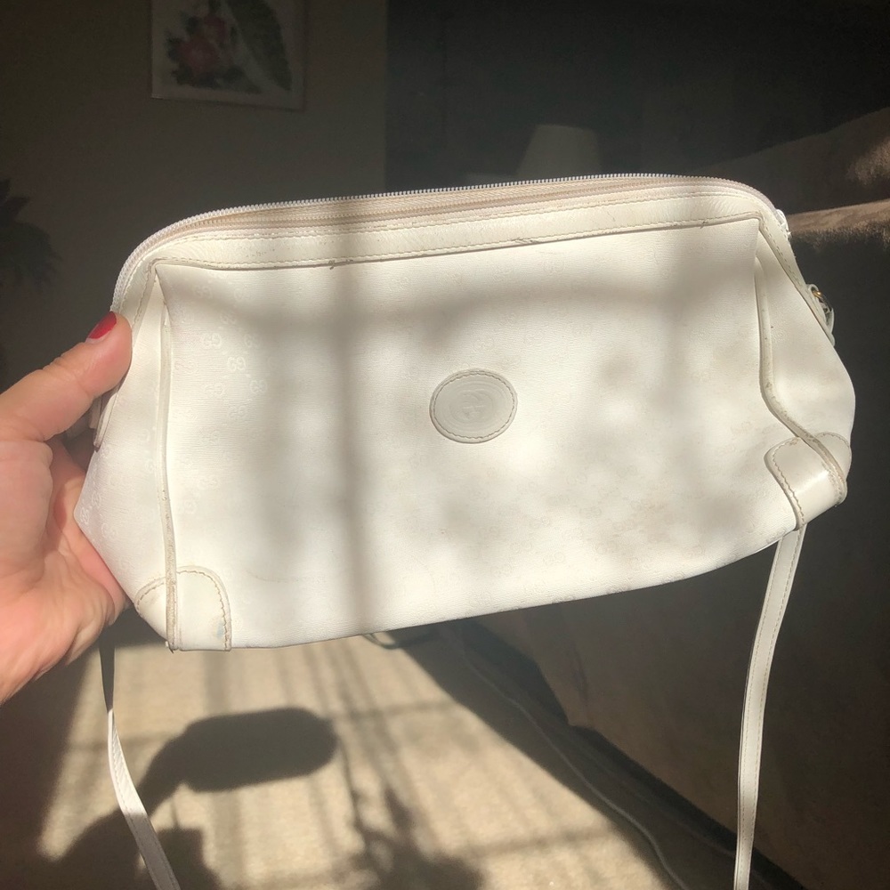 White Gucci cross bag